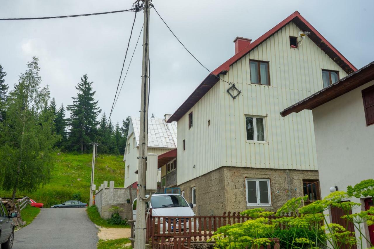 Lara Rooms Žabljak Exterior foto